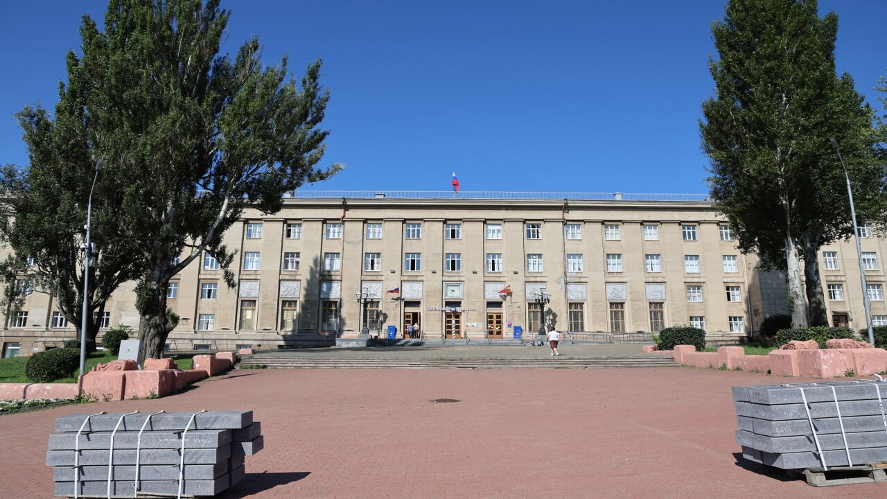В Курске обновят сквер у Главпочтамта на Красной площади