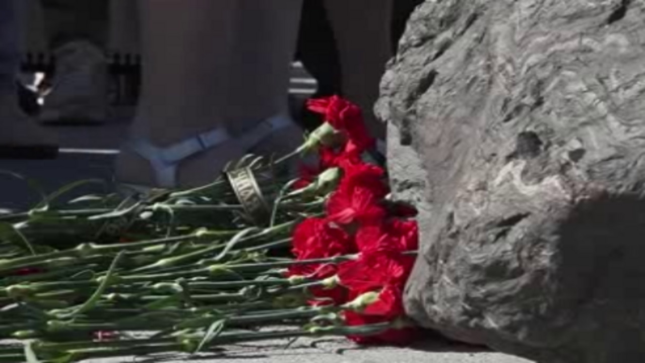 Сегодня в Курске заложили камень на месте будущего памятника героям, спасавшим мирных жителей