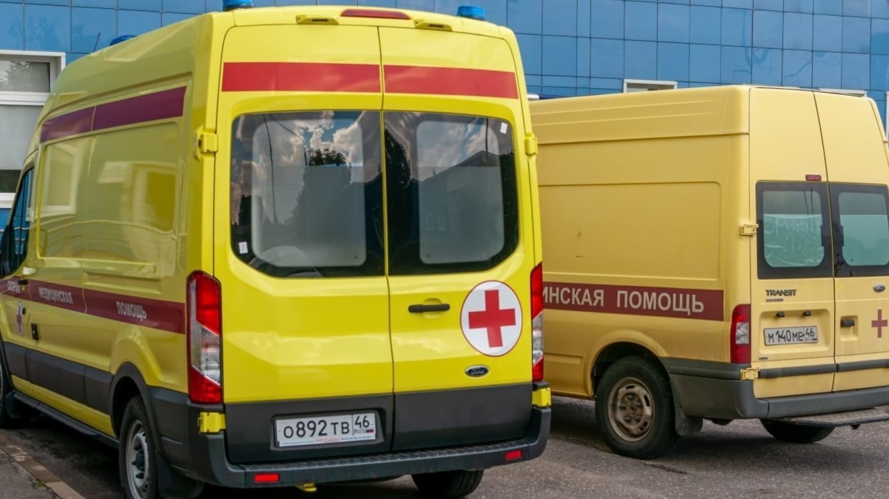 Двое мужчин ранены при атаке дрона в Рыльском районе | ГТРК «Курск» Двое мужчин ранены при атаке дрона в Рыльском районе