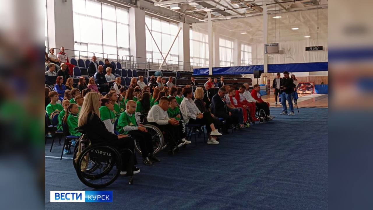 В Курске в спортивной школе олимпийского резерва по фехтованию прошел «Паралимпийский урок»