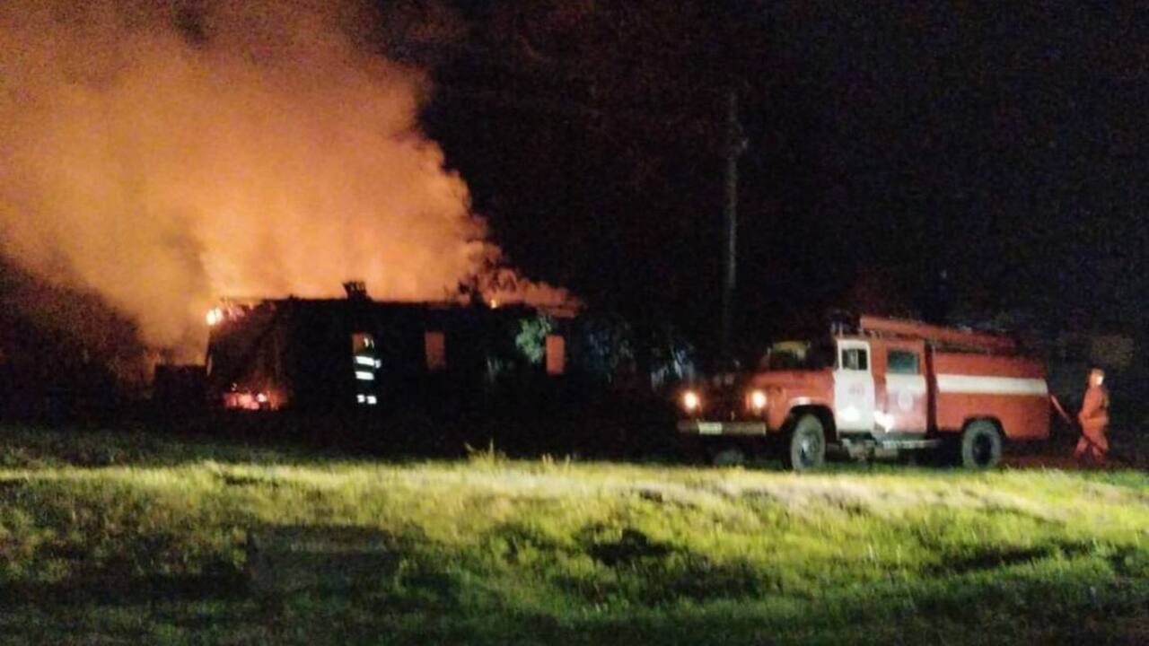 В Курской области сгорел жилой дом | ГТРК «Курск» В Курской области сгорел жилой дом
