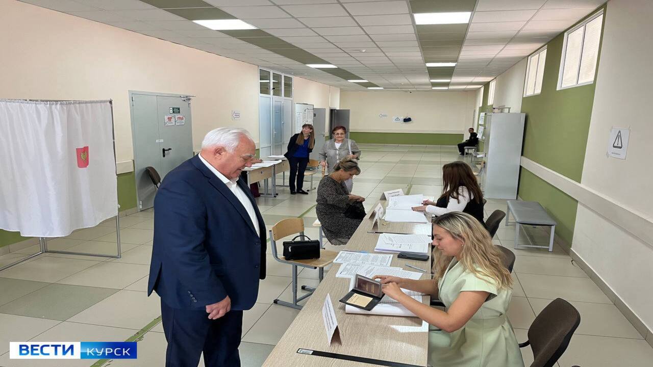 Николай Жеребилов отдал свой голос на выборах губернатора Курской области | ГТРК «Курск» Николай Жеребилов отдал свой голос на выборах губернатора Курской области