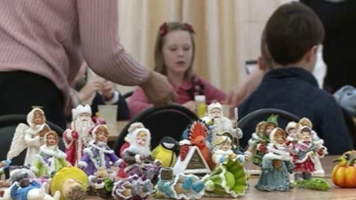 В Курске ученики воскресной школы храма делают новогодние подарки бойцам В Курске ученики воскресной школы храма делают новогодние подарки бойцам | ГТРК «Курск»