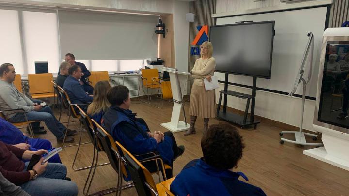 Несмотря на простой приграничных предприятий Курской области, вакансий не стало меньше | ГТРК «Курск»