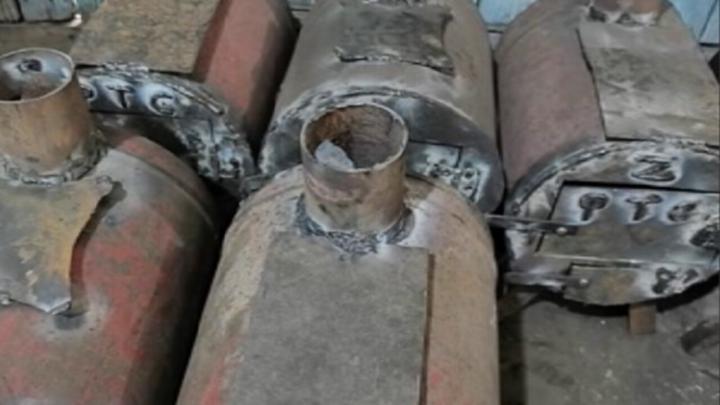 Сотрудники таможенного поста «Крупец» Курской области делают буржуйки для фронта Сотрудники таможенного поста «Крупец» Курской области делают буржуйки для фронта | ГТРК «Курск»