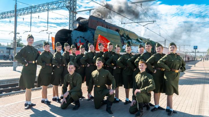 Сегодня с перрона Курского железнодорожного вокзала отправился Сегодня с перрона Курского железнодорожного вокзала отправился
