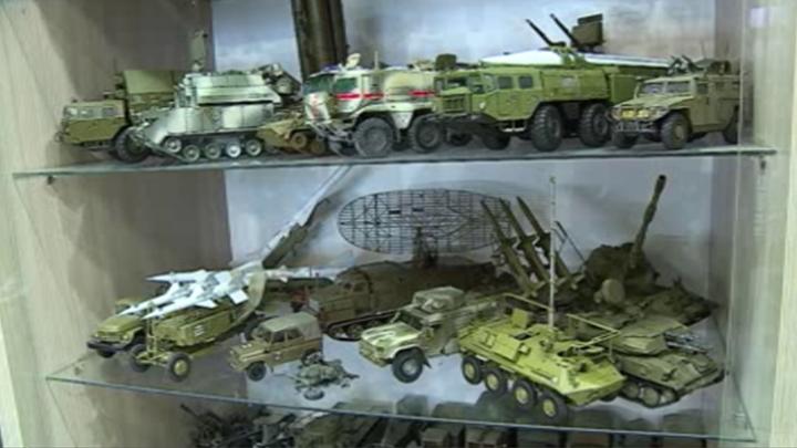 Ни в одной курской квартире не найти такое количество боевой техники… Ни в одной курской квартире не найти такое количество боевой техники… | ГТРК «Курск»
