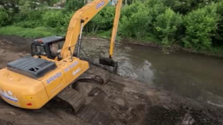 В Курске на берегах Тускари орудуют экскаваторы | ГТРК «Курск»