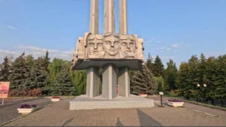 Владимир Цой осмотрел памятники в Курске, посвященные Великой Отечественной войне Владимир Цой осмотрел памятники в Курске, посвященные Великой Отечественной войне | ГТРК «Курск»