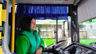 В Курске за рулем пассажирских автобусов можно встретить женщин-водителей | ГТРК «Курск»