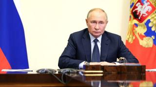 Владимир Путин поручил помочь пострадавшим от терактов ВСУ на ж/д в Брянской и Курской областях | ГТРК «Курск»