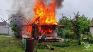 В деревне Щетинка Курской области сгорела кирпичная дача | ГТРК «Курск»